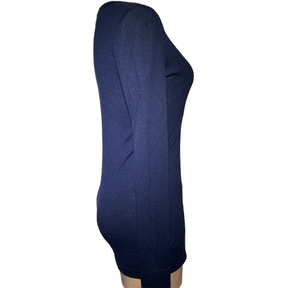 Lilly Pulitzer navy long sleeve cardigan. Gold hardware. Size XS - Picture 2 of 8